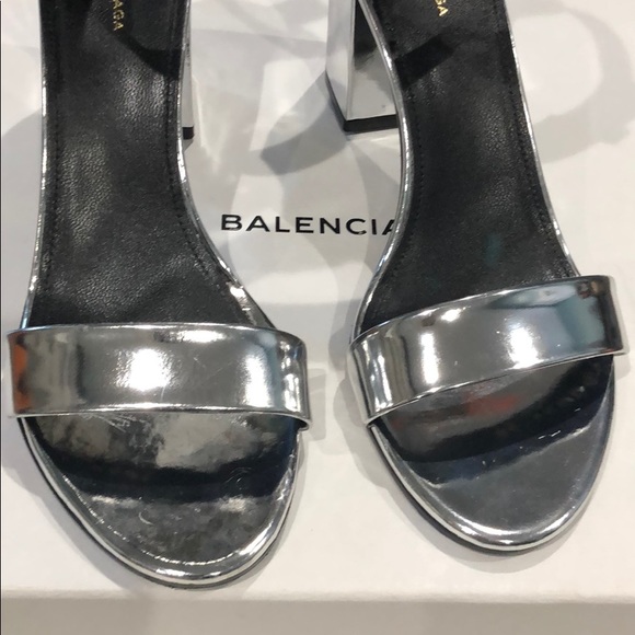 Balenciaga Argent Sandals in Silver/Mirror - Picture 4 of 6